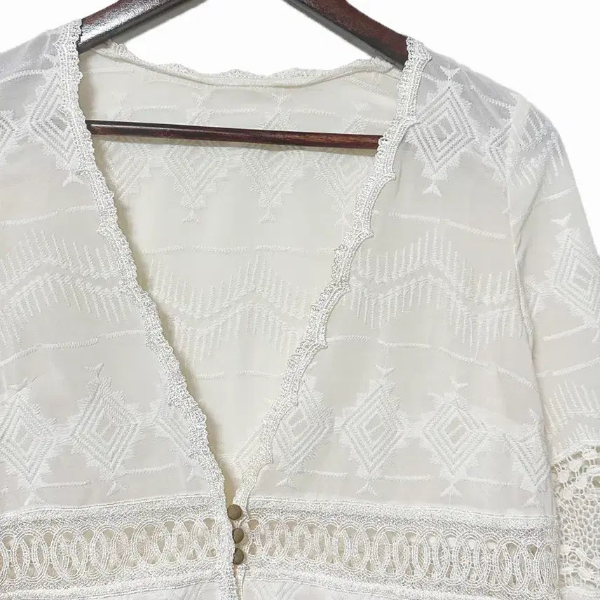 [BUNJANG] Vintage Lace Embroidery Chiffon Cardigan / 일본빈티지 레이스자수펀칭 쉬폰가디건아이보리 모리걸하구미룩갸루y2k 히피