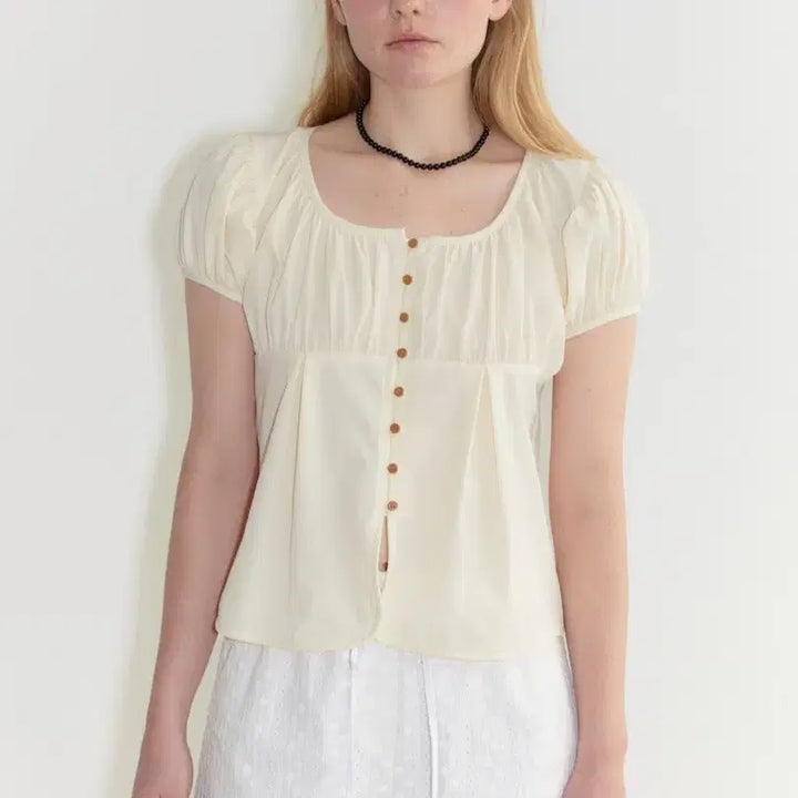 [SOLD OUT] 시눈 SHIRRING PUFF셔링퍼프 버튼 반팔블라우스 버터아이보리