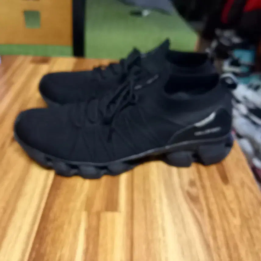 [BUNJANG] Sneakers (Size 270) / 운동화 270
