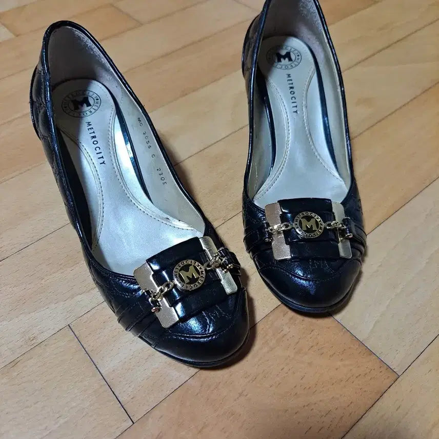 [BUNJANG] Metrocity Pumps Black Heels 230 / 메트로시티 펌프스 블랙 힐 230