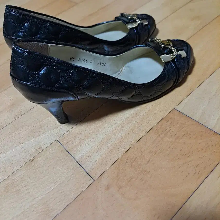 [BUNJANG] Metrocity Pumps Black Heels 230 / 메트로시티 펌프스 블랙 힐 230