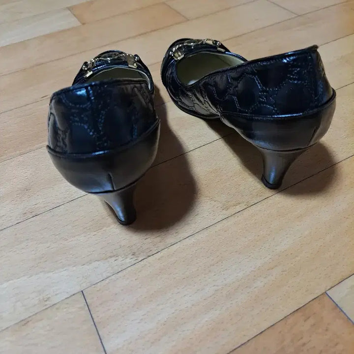 [BUNJANG] Metrocity Pumps Black Heels 230 / 메트로시티 펌프스 블랙 힐 230