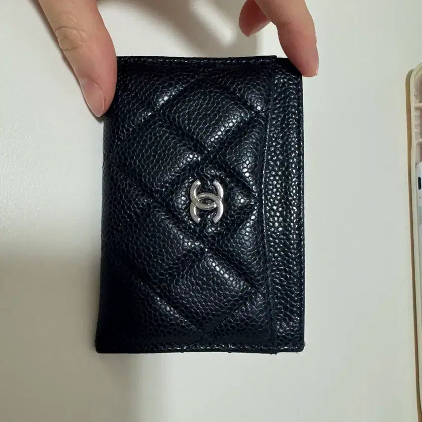 [BUNJANG] Chanel Classic Card Holder Grainy Calfskin Black / 샤넬 클래식 카드 홀더 그레인드 카프스킨 &amp; 실버 메탈 블랙