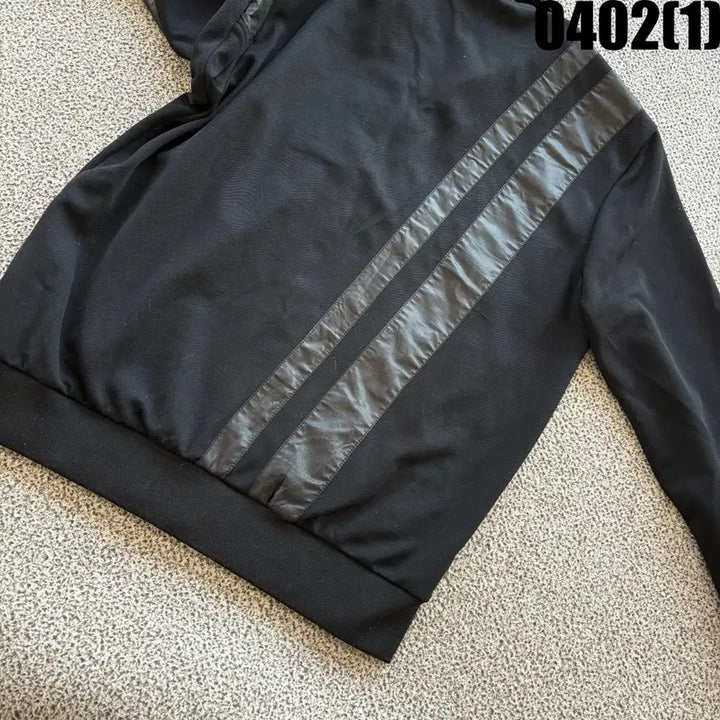 [SOLD OUT] 엄브로 블랙 트랙 자켓 95