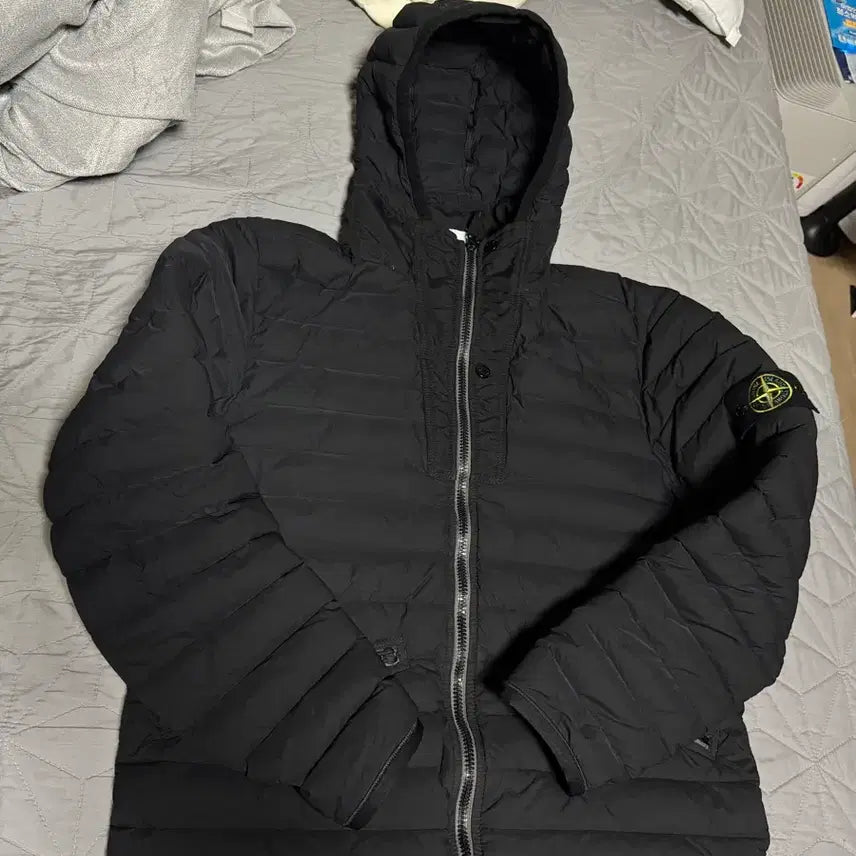 [SOLD OUT] [XL] 스톤아일랜드 룸우븐 경량패딩 후드 자켓 집업 봄버 롱패딩