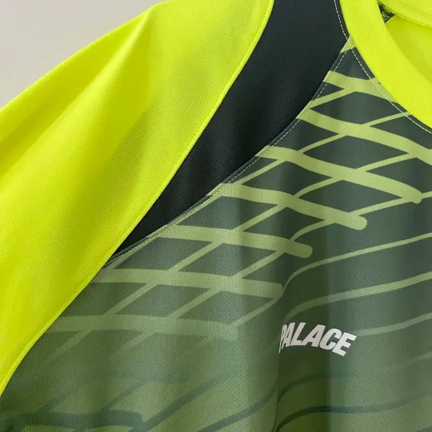 [BUNJANG] Palace X Nike Total 90 T-shirt / 팔라스 X 나이키 콜라보 90 티셔츠 형광 새승품