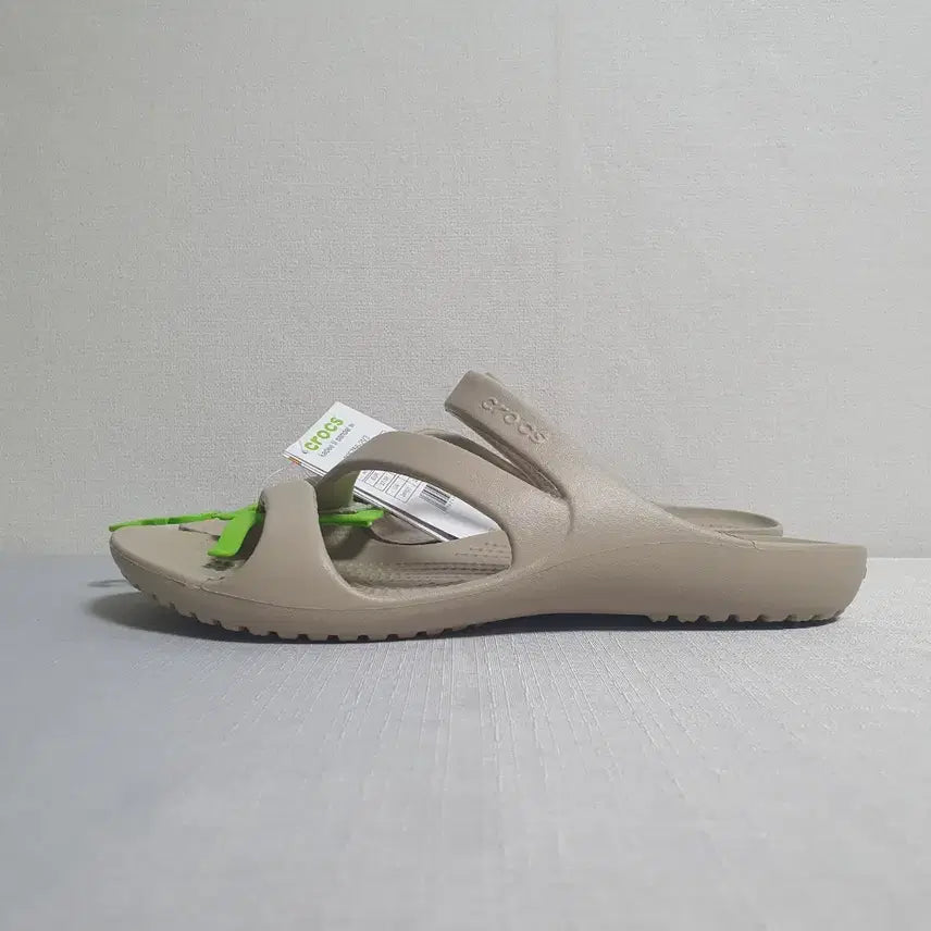 [SOLD OUT] 크록스 카디 2 스트랩 샌들 W7 240mm 베이지 새상품