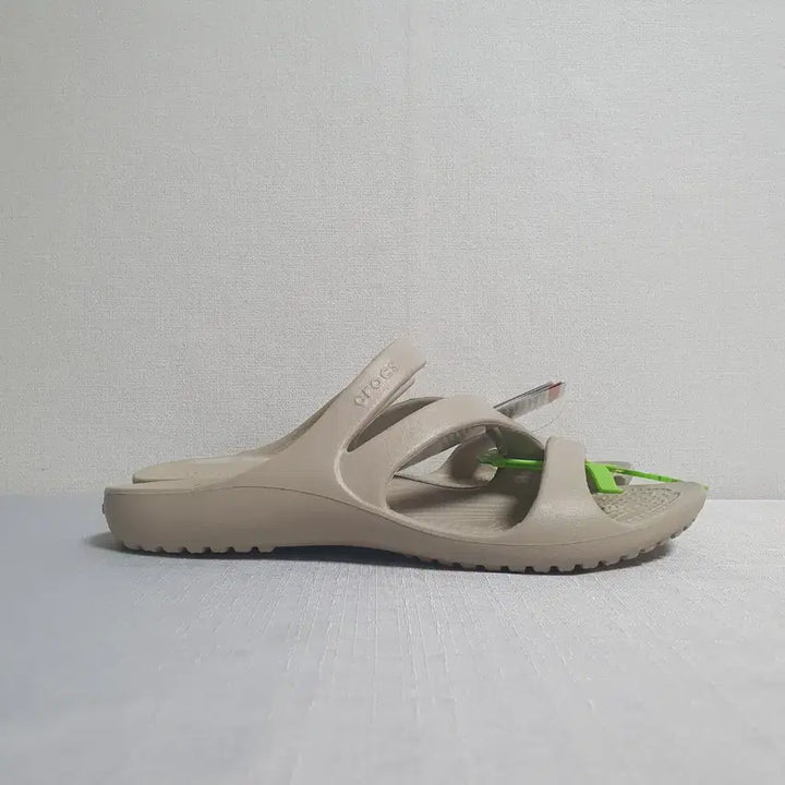 [SOLD OUT] 크록스 카디 2 스트랩 샌들 W7 240mm 베이지 새상품