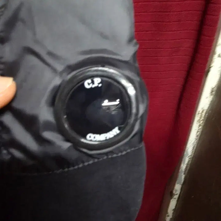 [BUNJANG] C.P. Company Lens Pocket Sweatshirt / C.P. 컴퍼니 블랙 렌즈 포켓 맨투맨.   명/1