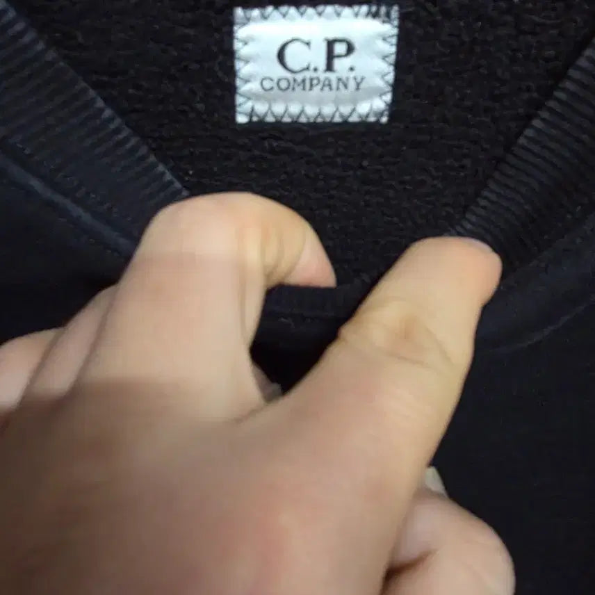 [BUNJANG] C.P. Company Lens Pocket Sweatshirt / C.P. 컴퍼니 블랙 렌즈 포켓 맨투맨.   명/1