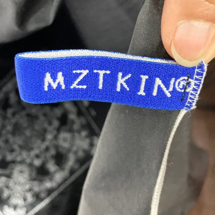 [SOLD OUT] MZTKIN 자수 쇼퍼백 가방 블랙 중고장터 영구제