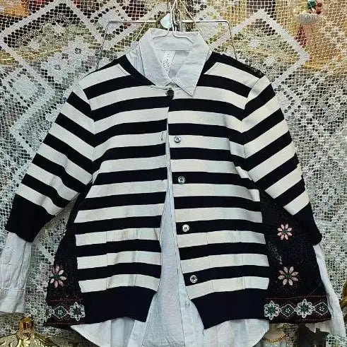 [BUNJANG] Striped Pattern Embroidered Cardigan Jacket / 스트라이프 패턴자수  가디건 자켓블랙 화이트