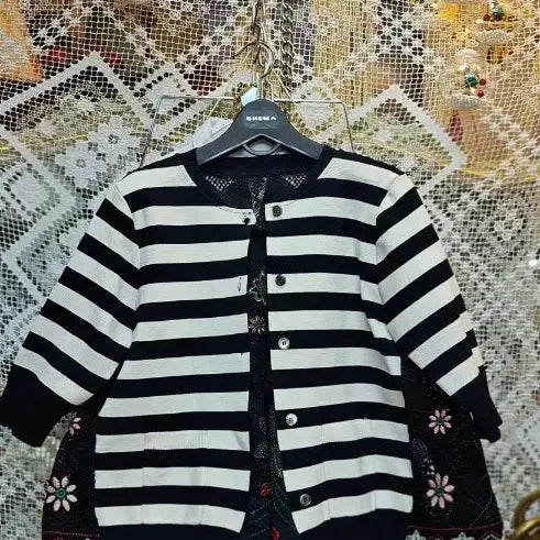 [BUNJANG] Striped Pattern Embroidered Cardigan Jacket / 스트라이프 패턴자수  가디건 자켓블랙 화이트
