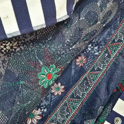 [BUNJANG] Striped Pattern Embroidered Cardigan Jacket / 스트라이프 패턴자수  가디건 자켓블랙 화이트