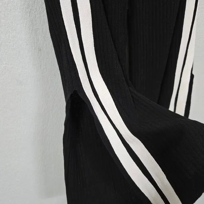[BUNJANG] Black Side Line Knit Pants / 블랙 사이드라인 니트 팬츠 55~66