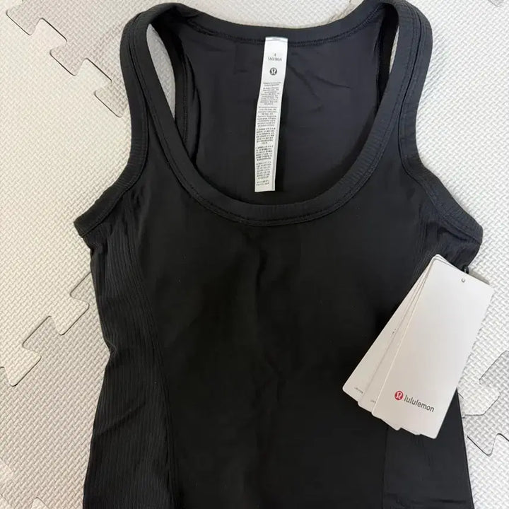 [BUNJANG] Lululemon Cropped Tank Top (Size 4) / (미착용 새상품)룰루레몬 크롭 탑나시(4사이즈)
