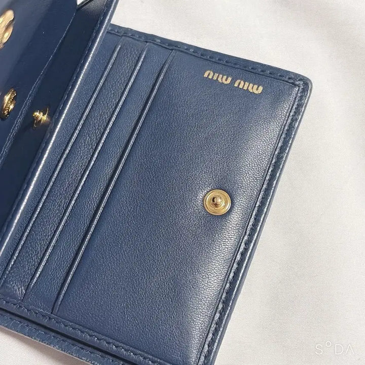 [SOLD OUT] 미우미우 마테라쎄 반지갑 네이비