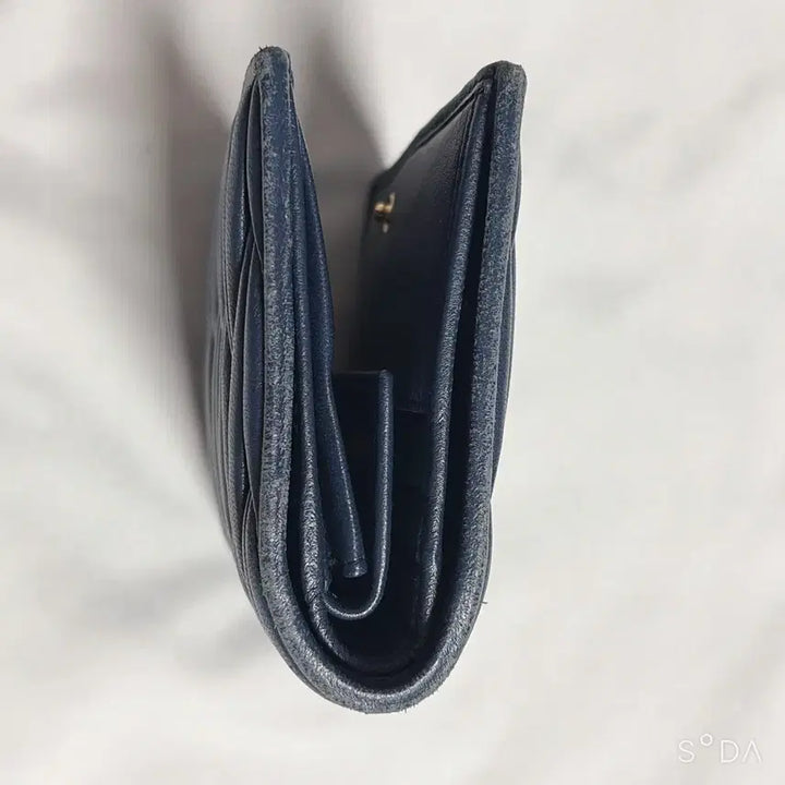 [SOLD OUT] 미우미우 마테라쎄 반지갑 네이비
