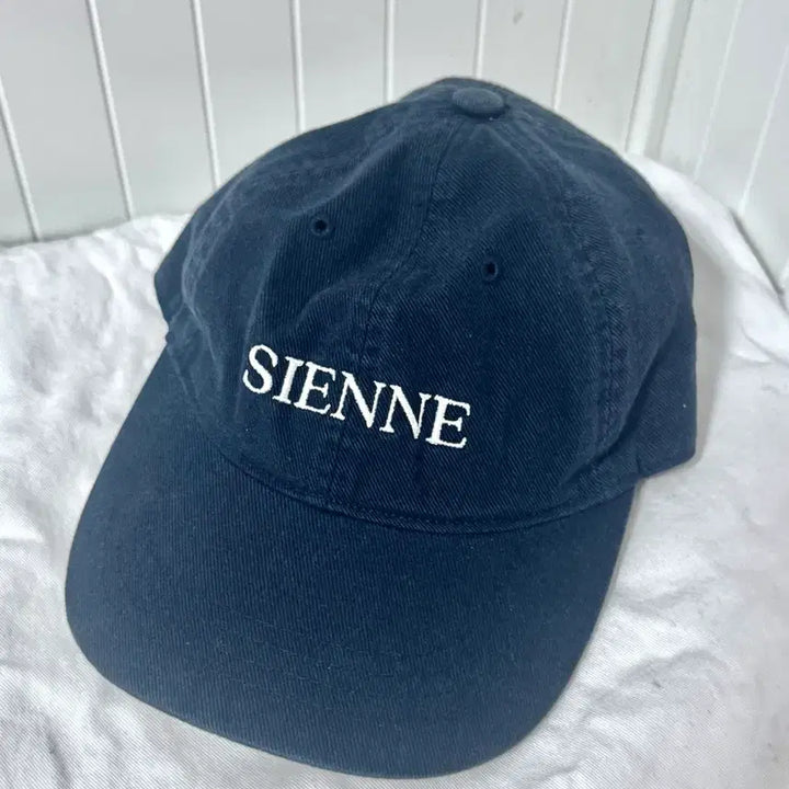 [BUNJANG] SIENNE Navy Ball Cap / SIENNE 볼캡 모자 네이비