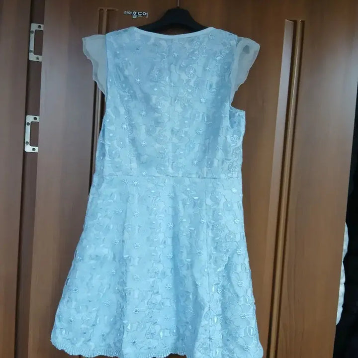 [BUNJANG] LINE Lace Sleeveless Dress / 새상품) LINE 라인 레이스 민소매 원피스 55