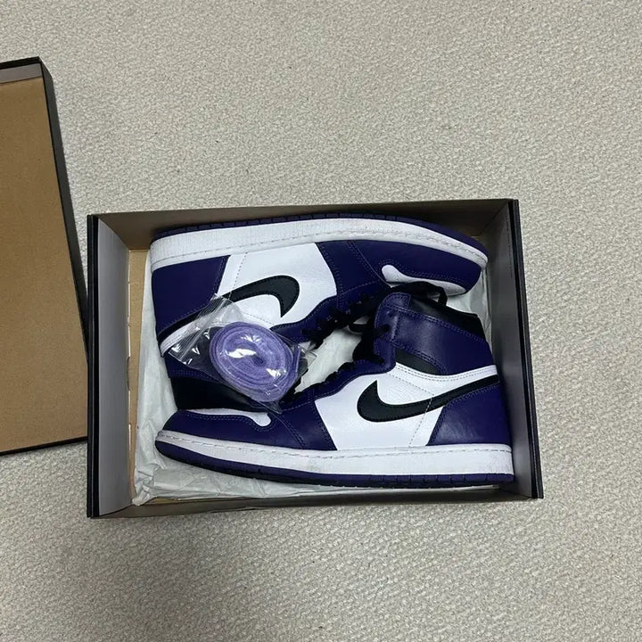 [BUNJANG] Nike Jordan 1 High Court Purple Sneakers / 조던1 하이 코트퍼플