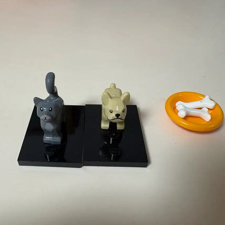[BUNJANG] LEGO Authentic Gray Cat + Bulldog Puppy Set / 레고 정품 소품 회색고양이+블독 강아지 일괄 팝니다