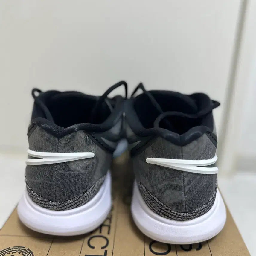 [SOLD OUT] 나이키 카이리8 오르카