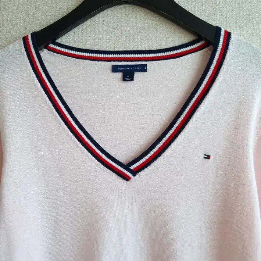 [BUNJANG] Tommy Hilfiger Pink V-neck Knit Sweater / 타미힐피거 핑크색 브이넥 니트