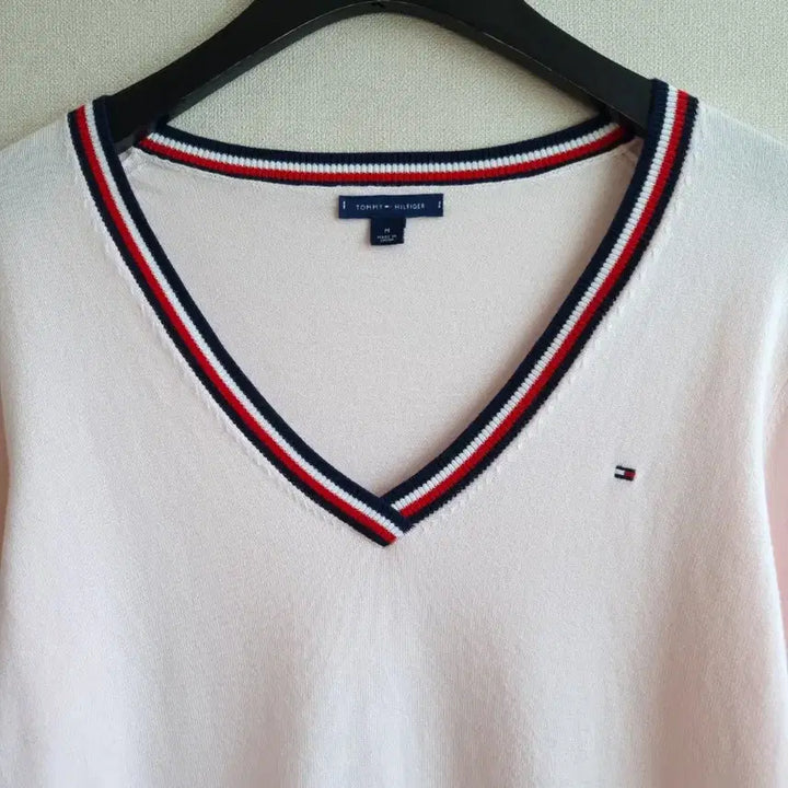 [BUNJANG] Tommy Hilfiger Pink V-neck Knit Sweater / 타미힐피거 핑크색 브이넥 니트