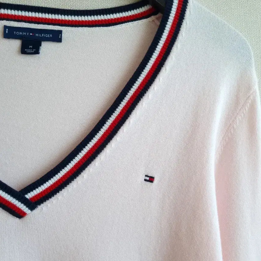 [BUNJANG] Tommy Hilfiger Pink V-neck Knit Sweater / 타미힐피거 핑크색 브이넥 니트