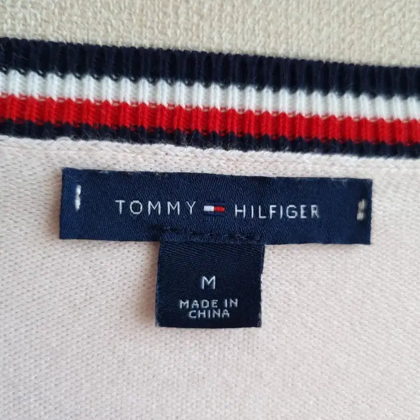 [BUNJANG] Tommy Hilfiger Pink V-neck Knit Sweater / 타미힐피거 핑크색 브이넥 니트