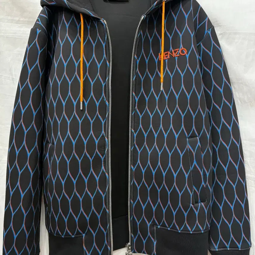 [BUNJANG] Kenzo x Collaboration Neoprene Patterned Hooded Zip-Up (Size 105) / 겐조 콜라보 네오플랜 패턴후드집업105사이즈(정품)