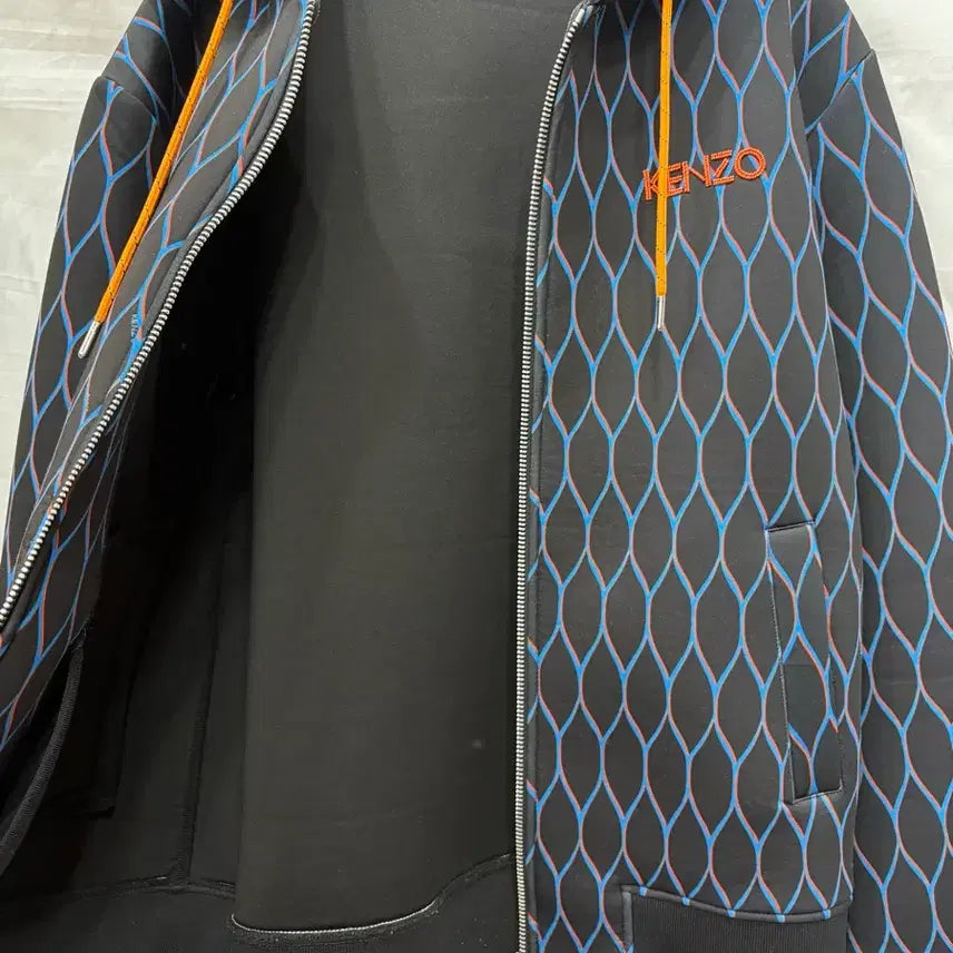 [BUNJANG] Kenzo x Collaboration Neoprene Patterned Hooded Zip-Up (Size 105) / 겐조 콜라보 네오플랜 패턴후드집업105사이즈(정품)