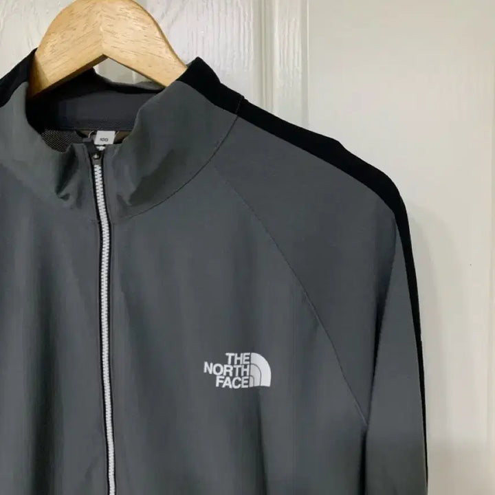[BUNJANG] The North Face Zip-Up Jacket (Size 100) / 노스페이스 집업 100 상태좋음
