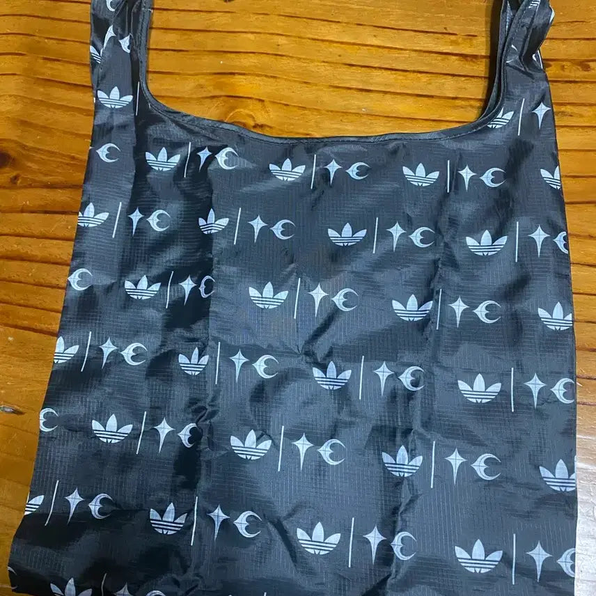 [BUNJANG] Adidas Thug Club Collaboration Shoulder Bag / 아디다스 떠그클럽 콜라보 숄더백