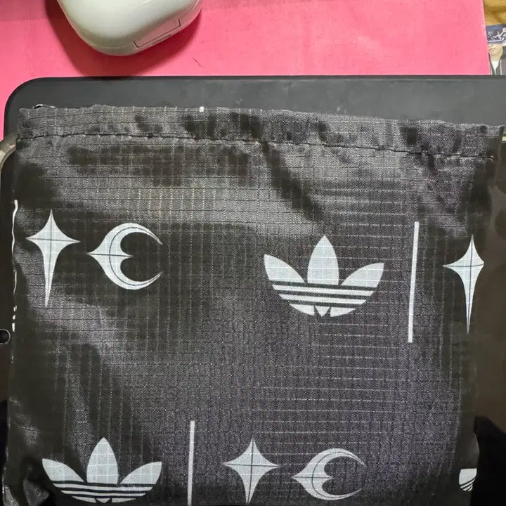 [BUNJANG] Adidas Thug Club Collaboration Shoulder Bag / 아디다스 떠그클럽 콜라보 숄더백