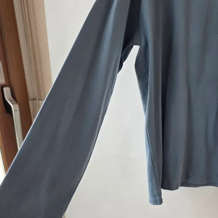 [BUNJANG] Unisex Straight Fit Blue T-Shirt / 남녀공용 블루 일자 티셔츠/새제품