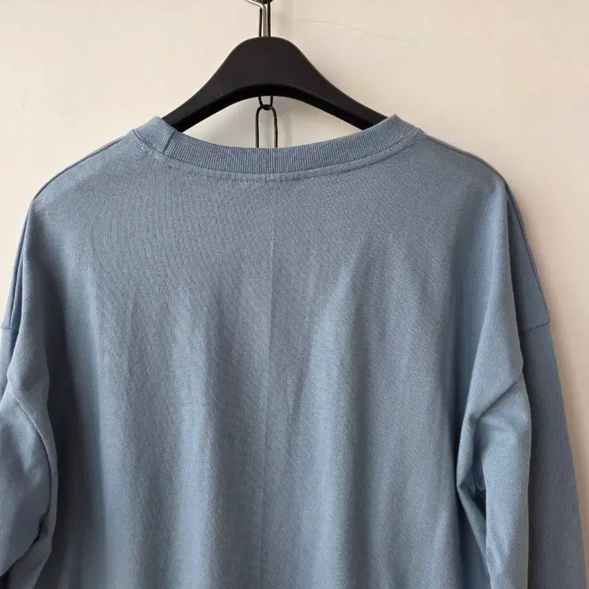 [BUNJANG] Unisex Straight Fit Blue T-Shirt / 남녀공용 블루 일자 티셔츠/새제품