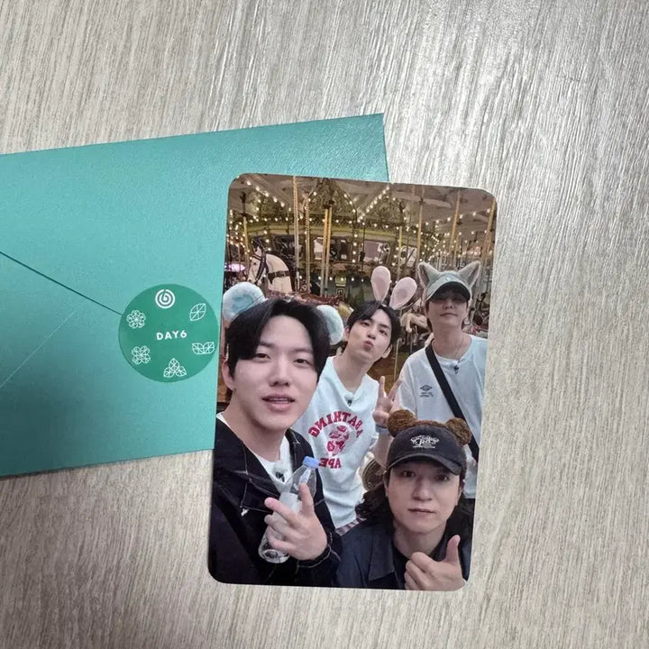 [SOLD OUT] 데이식스 단체 포카 10주년 롯데호텔 롯데월드