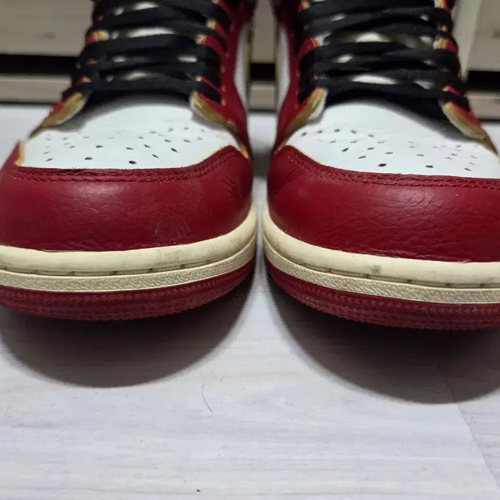 [BUNJANG] Jordan 1 Union Retro High OG Chicago Shadow 275 Sneakers / 조던 1 x 유니온 레트로 하이 OG 시카고 쉐도우 275