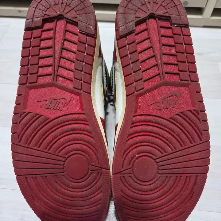 [BUNJANG] Jordan 1 Union Retro High OG Chicago Shadow 275 Sneakers / 조던 1 x 유니온 레트로 하이 OG 시카고 쉐도우 275