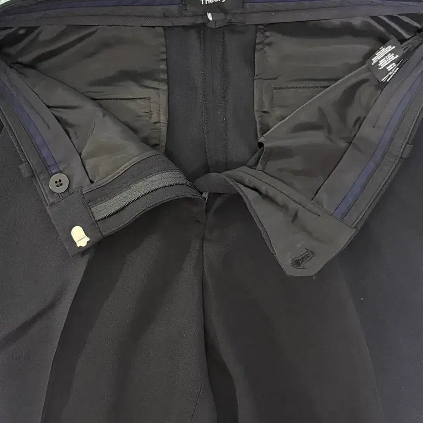 [BUNJANG] Theory Black Slacks Size 26 / Theory(띠어리) 슬랙스 검정 26사이즈