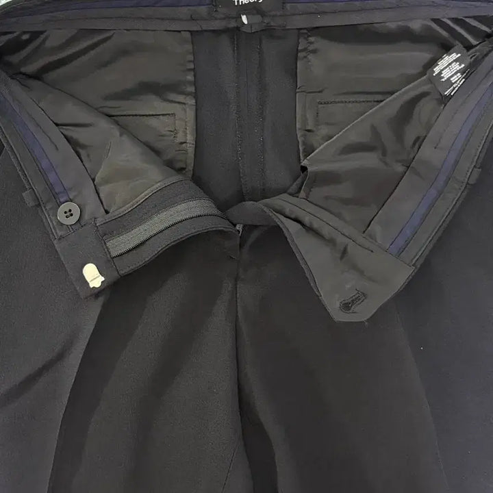 [BUNJANG] Theory Black Slacks Size 26 / Theory(띠어리) 슬랙스 검정 26사이즈