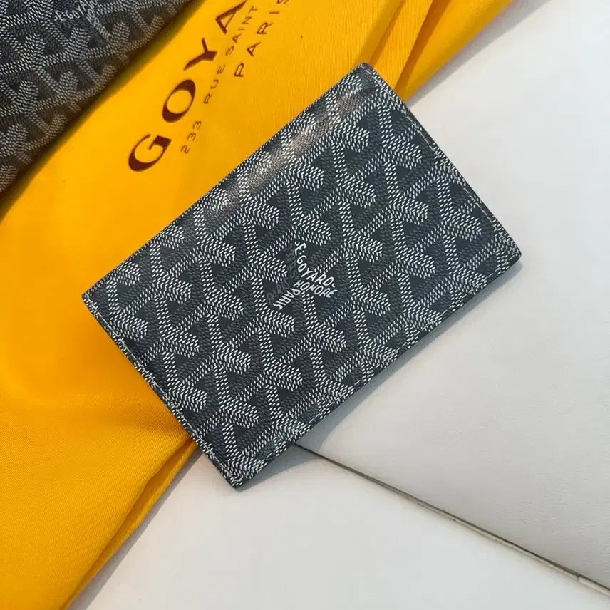 [SOLD OUT] 미사용급 백화점 구매 고야드 여권 카드지갑 그레이