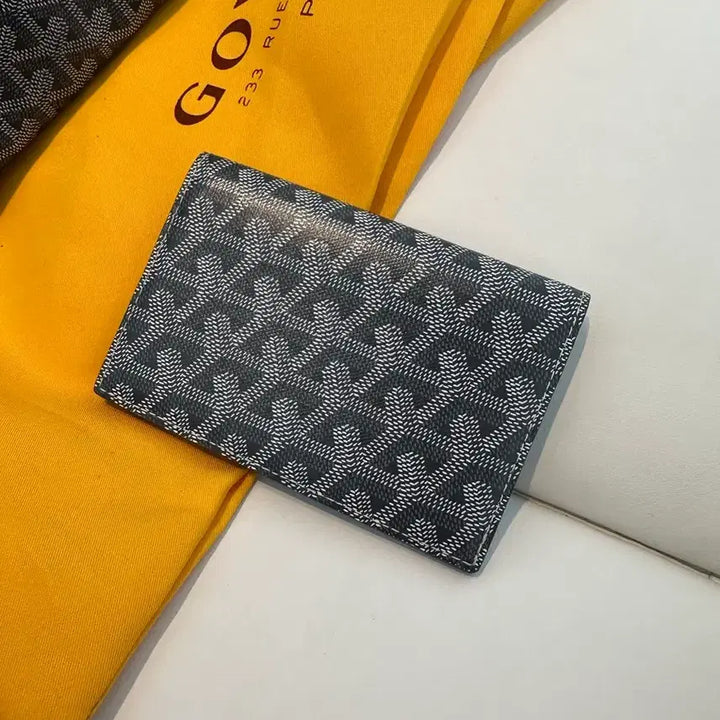 [SOLD OUT] 미사용급 백화점 구매 고야드 여권 카드지갑 그레이