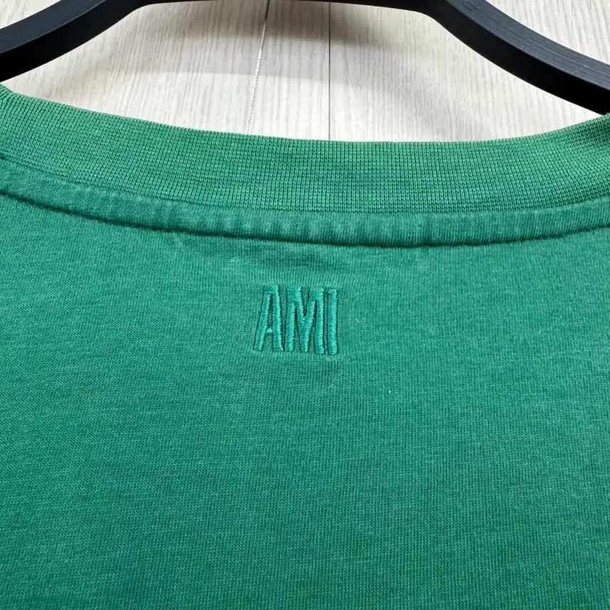 [SOLD OUT] 아미 그린 하트 로고 반팔 티셔츠