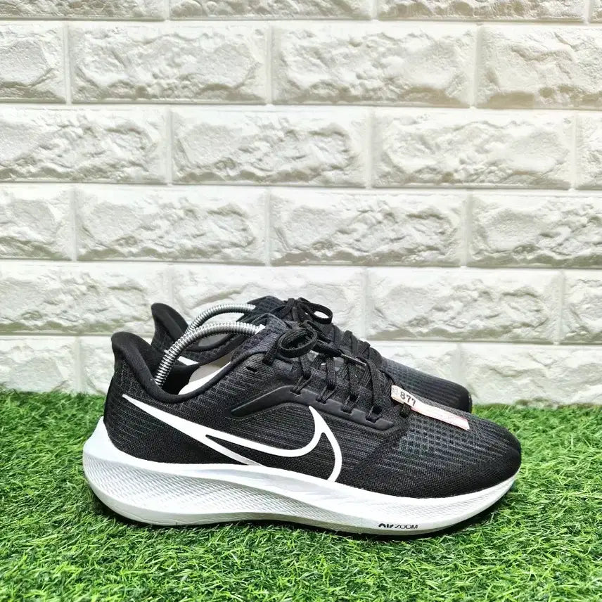 [SOLD OUT] 나이키 에어 줌 페가수스 39 런닝화 운동화 275mm(세탁완료)