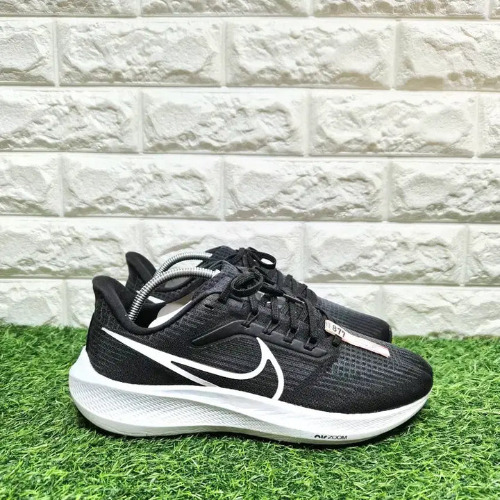 [SOLD OUT] 나이키 에어 줌 페가수스 39 런닝화 운동화 275mm(세탁완료)
