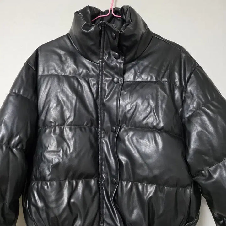 [BUNJANG] Black Leather Oversized Short Padded Jacket / 66~77/블랙 레더 오버핏 숏패딩