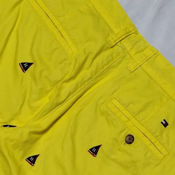 [BUNJANG] Tommy Hilfiger Yacht Embroidered Crop Pants (Yellow/M) / 타미힐피거 요트 자수 크롭 팬츠 (옐로우/M)